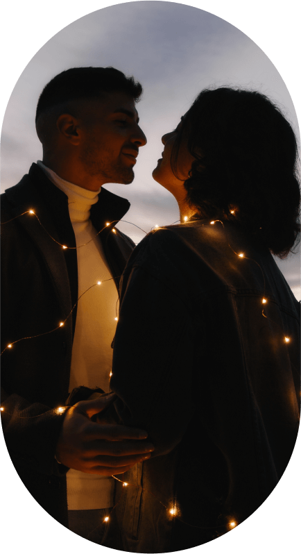 lm-couples-with-lights